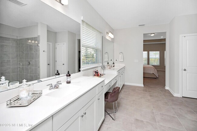 Building Photo - 179 Horsetail Ct