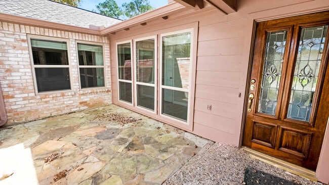 Building Photo - Amazing 4 bedroom house in Houston, TX