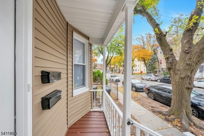 Building Photo - 30 Linden Ave