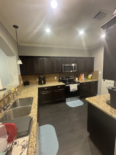 Building Photo - 3108 Cullen Trl