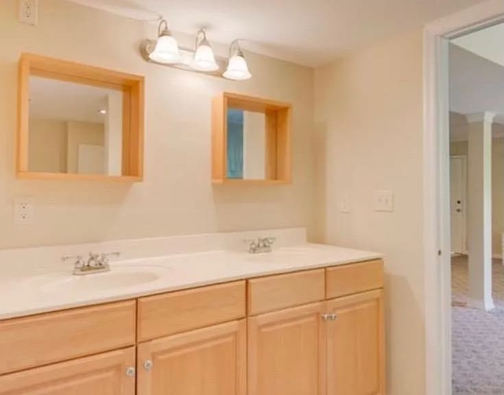 Building Photo - 4206 Highwood Dr