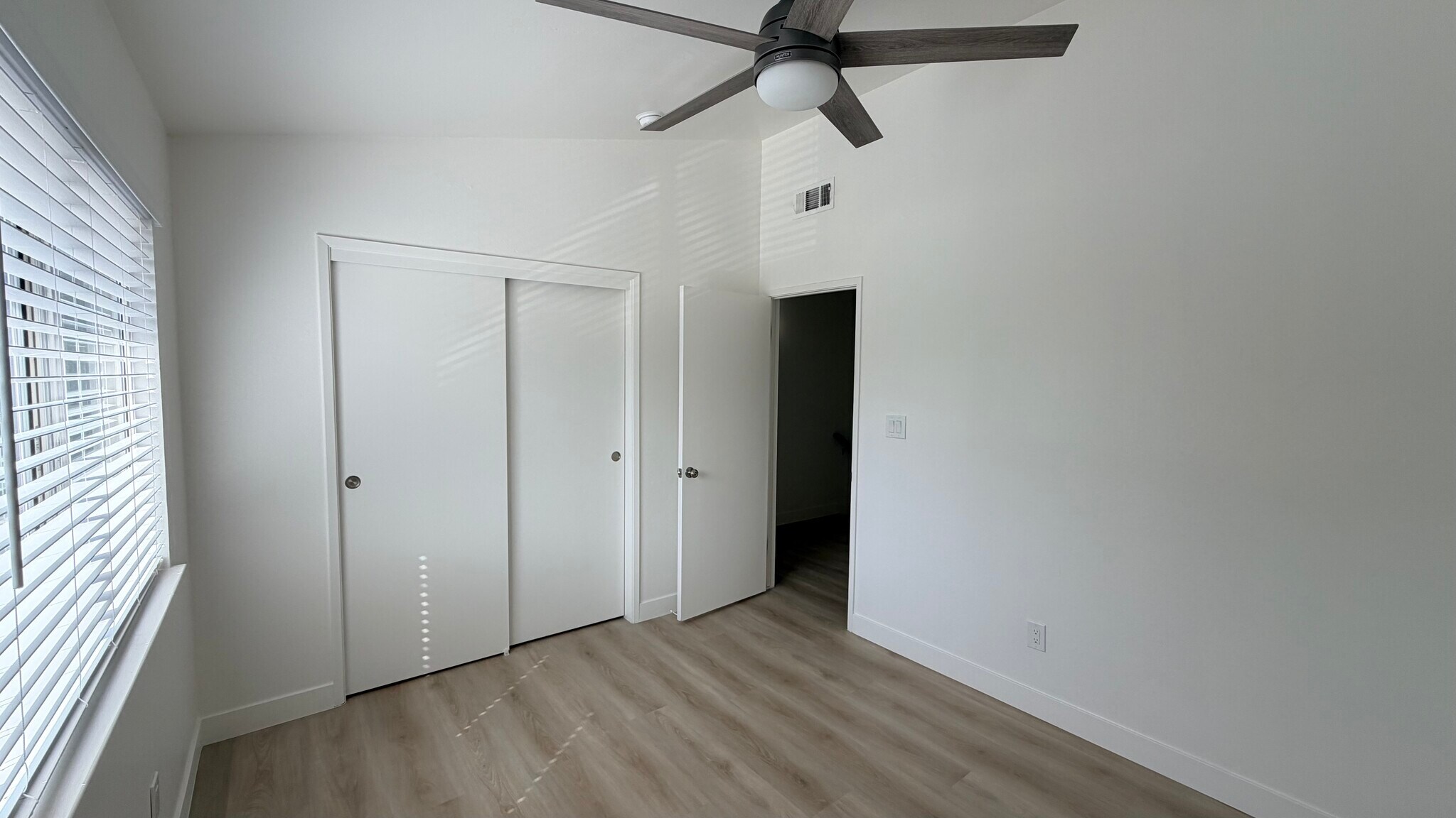Building Photo - 2600 Brookside Dr