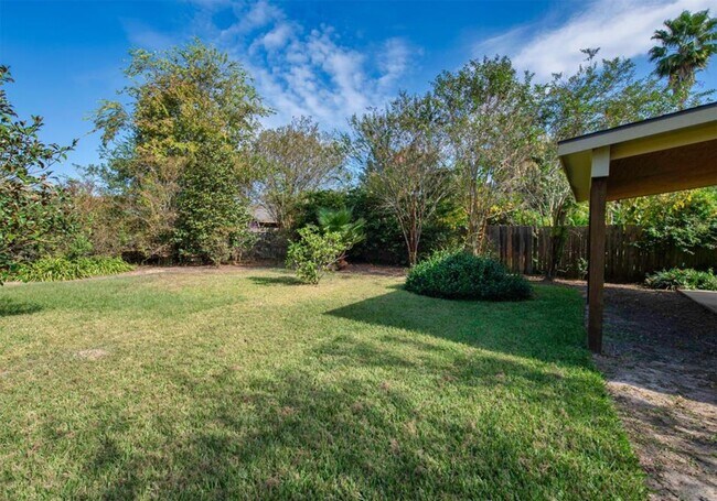 Building Photo - 17618 Autumn Trails Ln