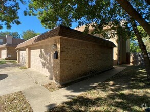 Building Photo - 2104 Edwin St