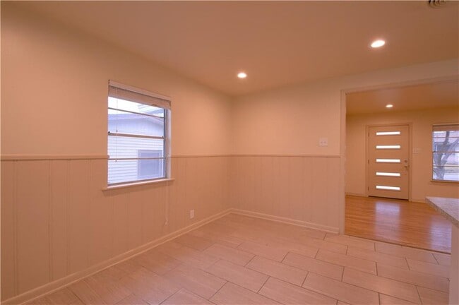 Building Photo - 2509 Givens Ave