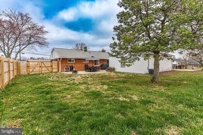 Building Photo - 4801 Apple Tree Dr