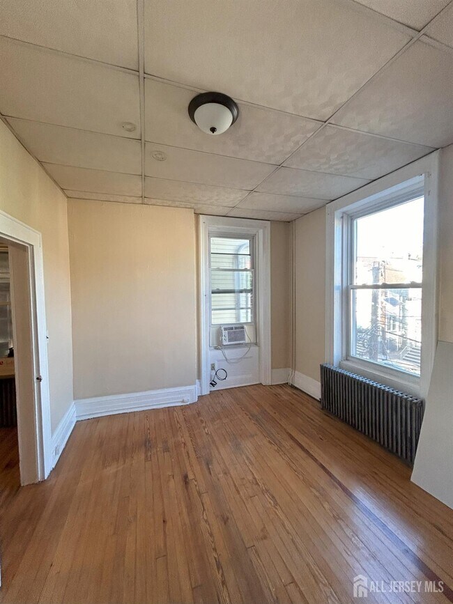 Building Photo - 88 Harvey St