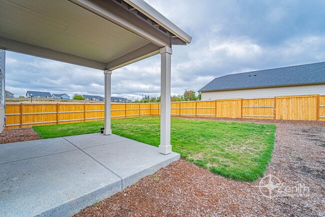 Building Photo - 2608 S White Salmon Dr