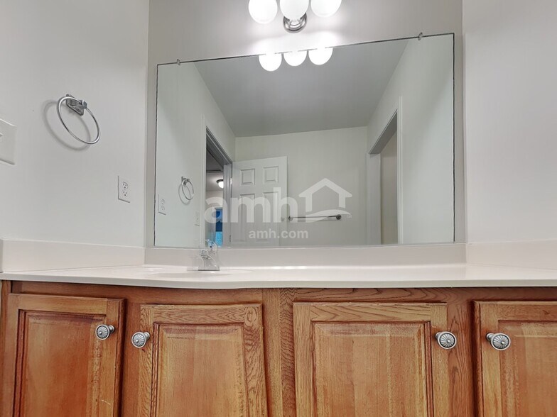 Building Photo - 146 Millen Dr