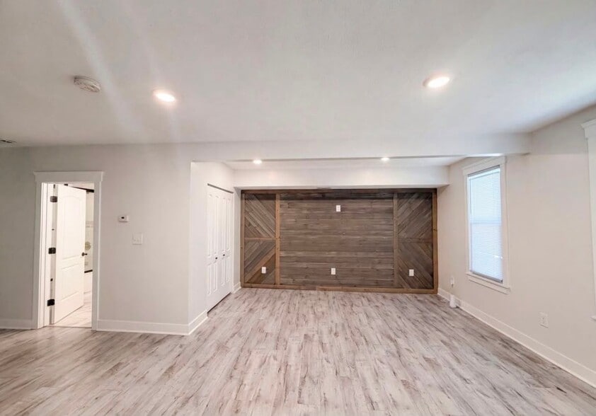 Building Photo - 3407 Erin Ave