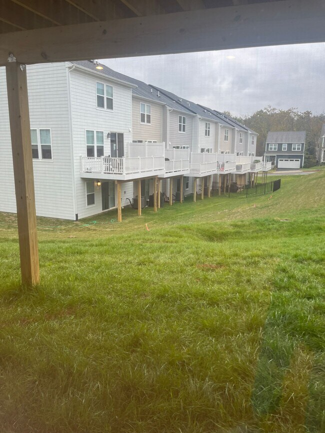 Building Photo - 5981 McComb St