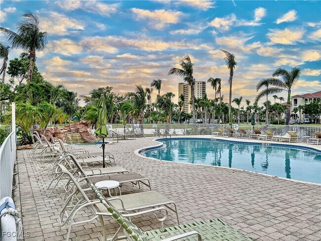 Building Photo - 20031 Sanibel View Cir