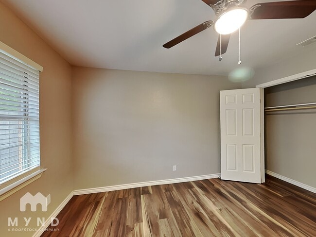 Building Photo - 1401 Cardinal Dr