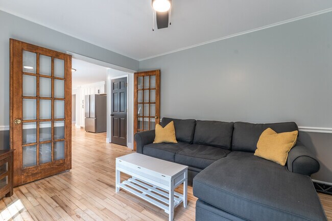 Building Photo - 3 Heather Ln