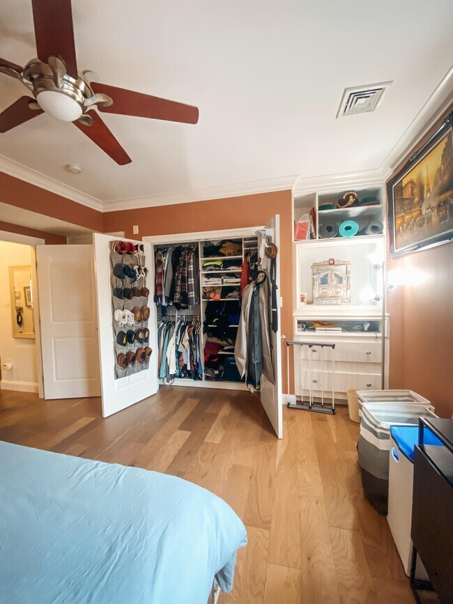 Building Photo - 121 Green St