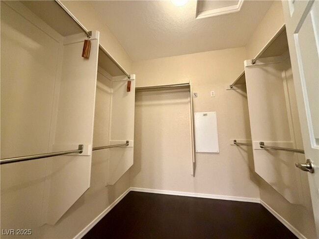 Building Photo - 6071 Saddle Horse Ave