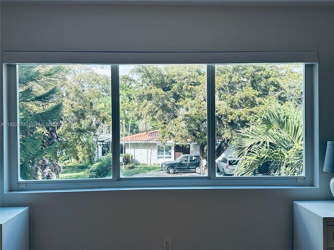 Building Photo - 1430 Baracoa Ave