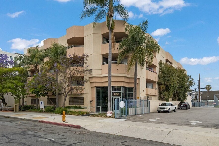 Primary Photo - 730 Pine Ave.