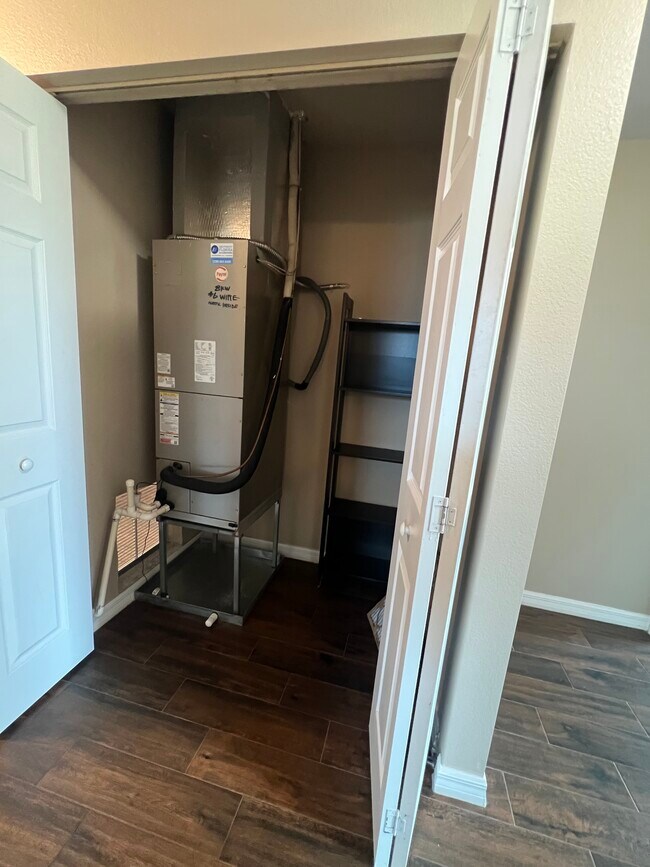 Building Photo - 1206 Venus Loop