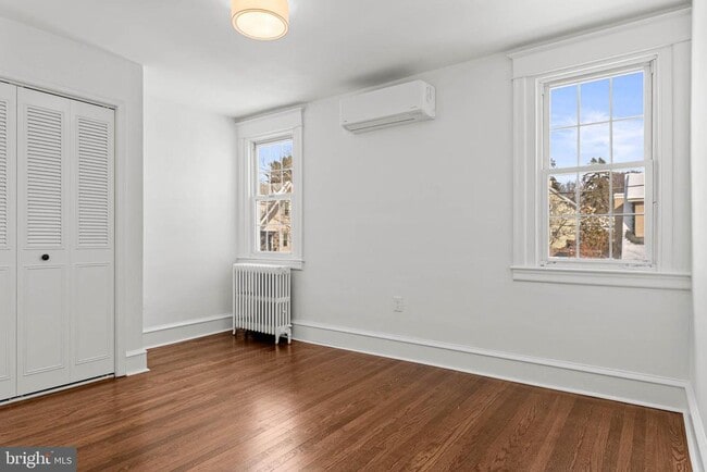 Building Photo - 137 Kenilworth Rd