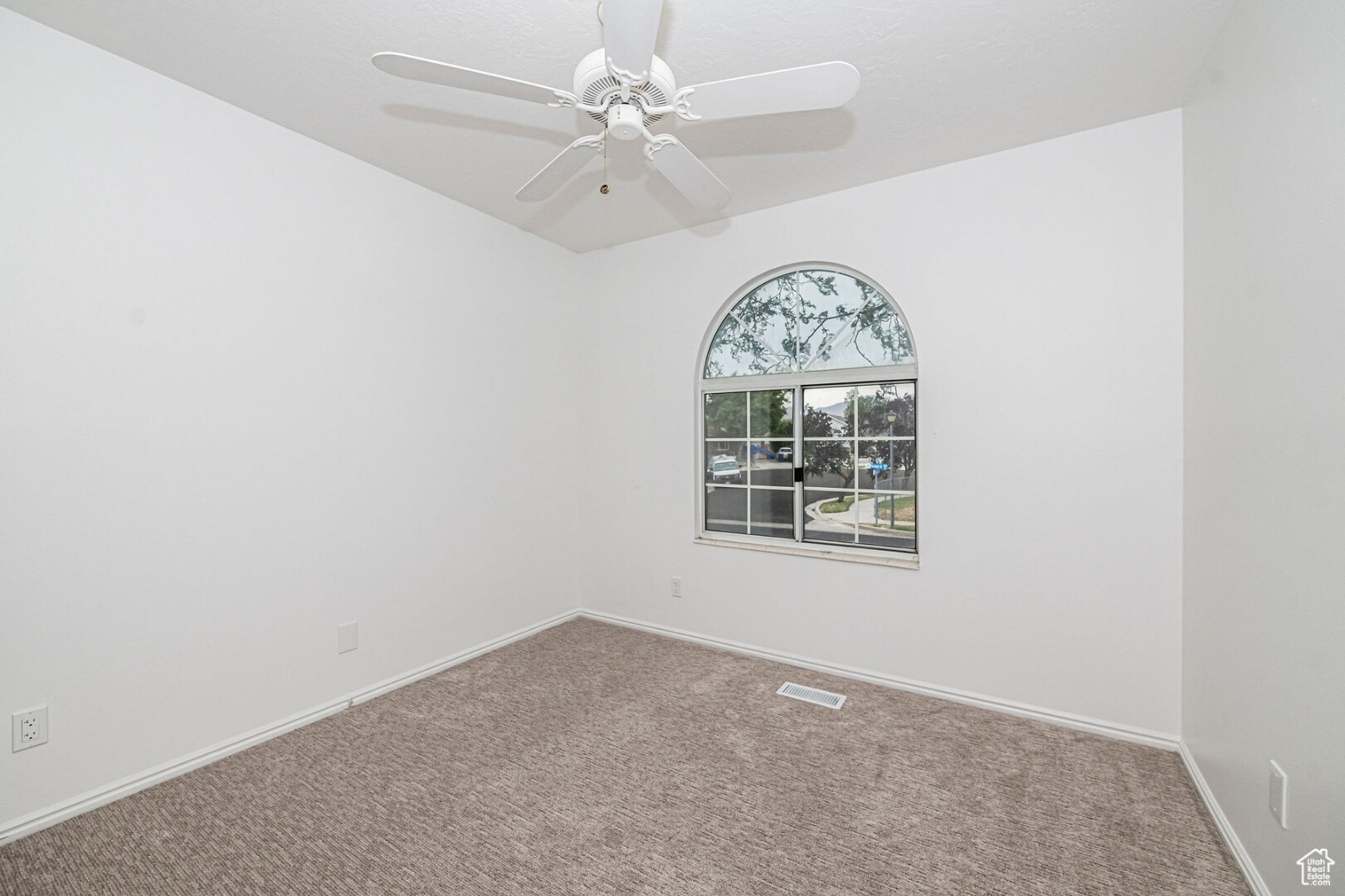 Building Photo - 6329 S Fairwind Dr