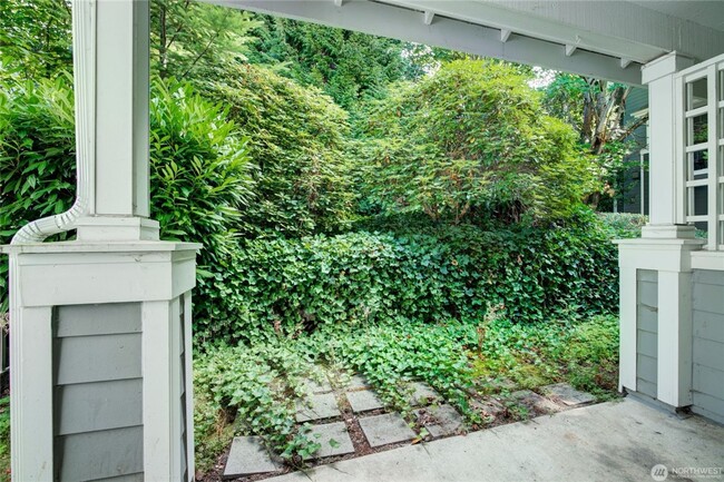 Building Photo - 2bd/2.25ba Bothell Townhome