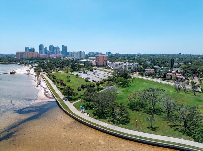 Building Photo - 1200 N Shore Dr NE