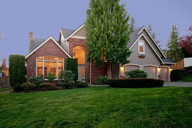 Building Photo - Elegant Forest Ridge Home in Bellevue