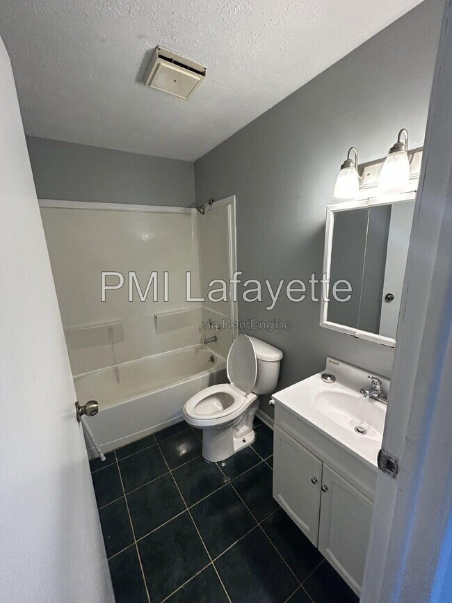 Building Photo - 141 Tomahawk Ln