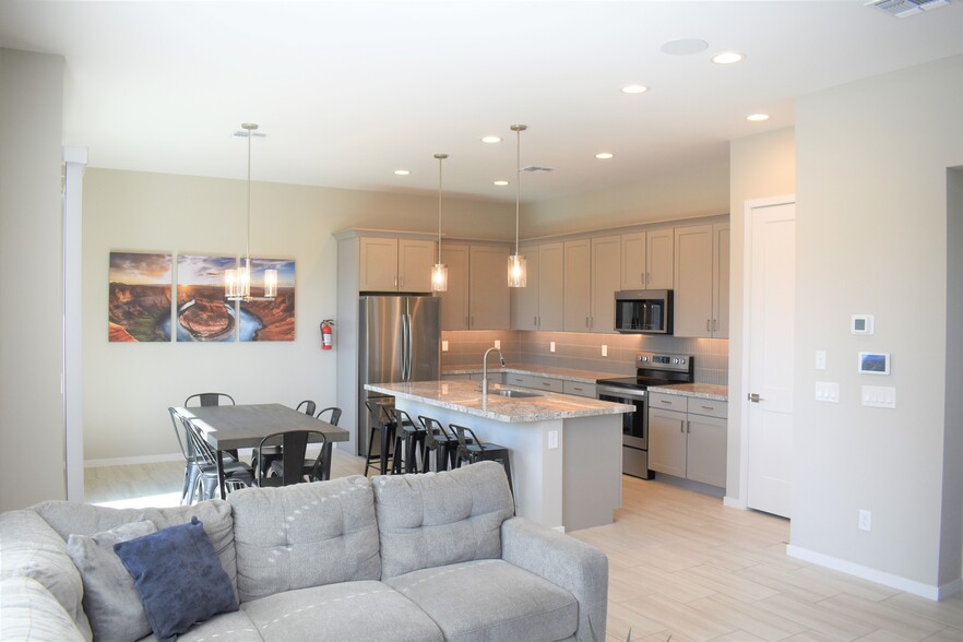 Living Room & Kitchen - 901 S Smith Rd