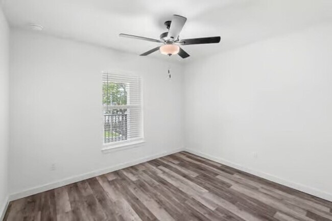 Building Photo - 3174 Oleander Ave