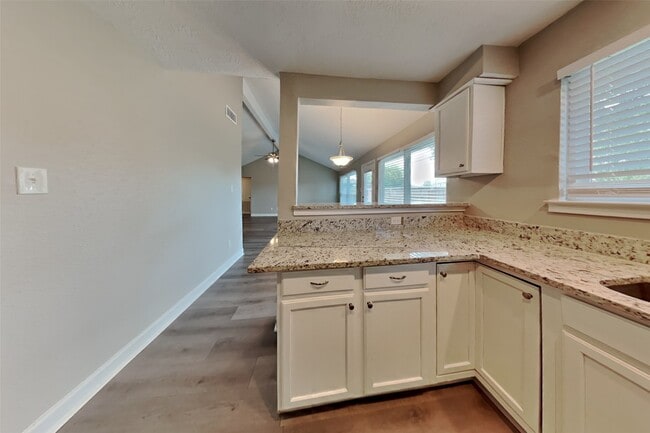 Building Photo - 216 Tara Plantation Dr