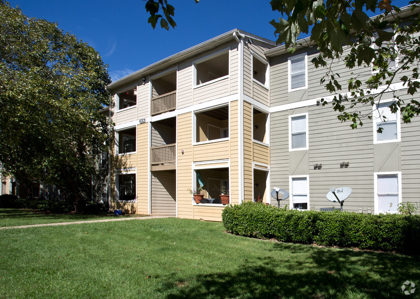 Building Photo - Tree Tops Apartments