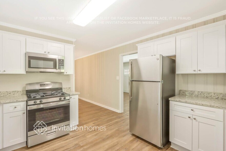 Building Photo - 2307 Ithica Dr SE