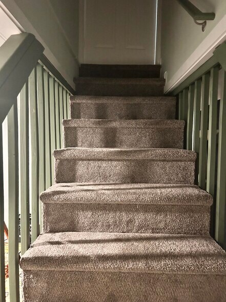 Building Photo - 1915 W Livingston St