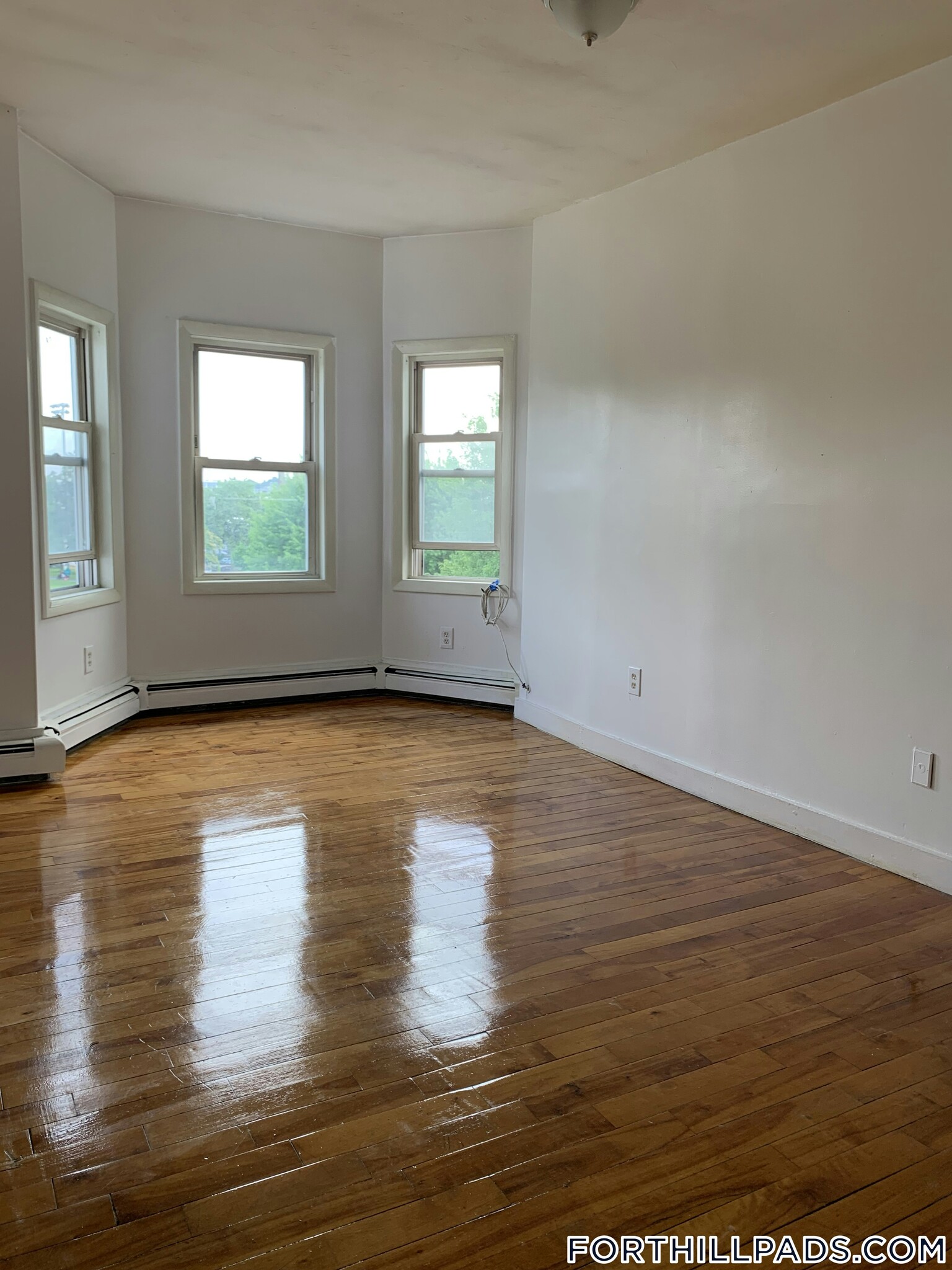 Building Photo - 253 Highland St