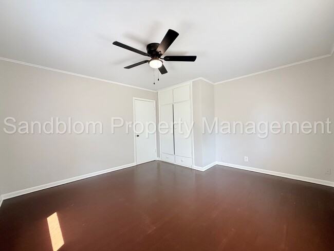 Building Photo - 2614 S Urbana Ave