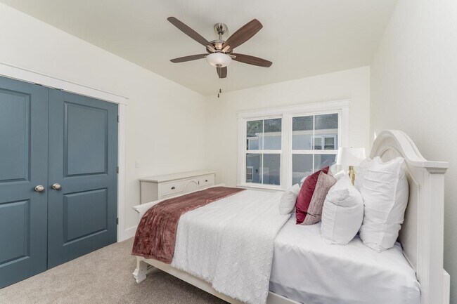 Building Photo - 415 Glenview Dr