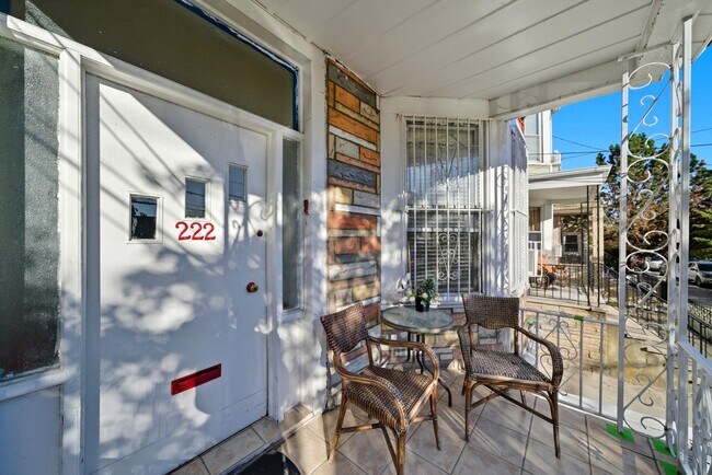 Primary Photo - 222 47th St