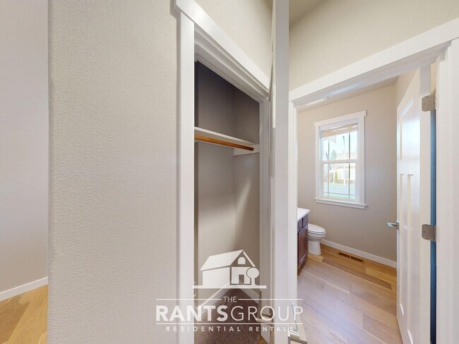 Building Photo - Beautiful New Home in Bradbury Subdivision! Easy I5 Access!