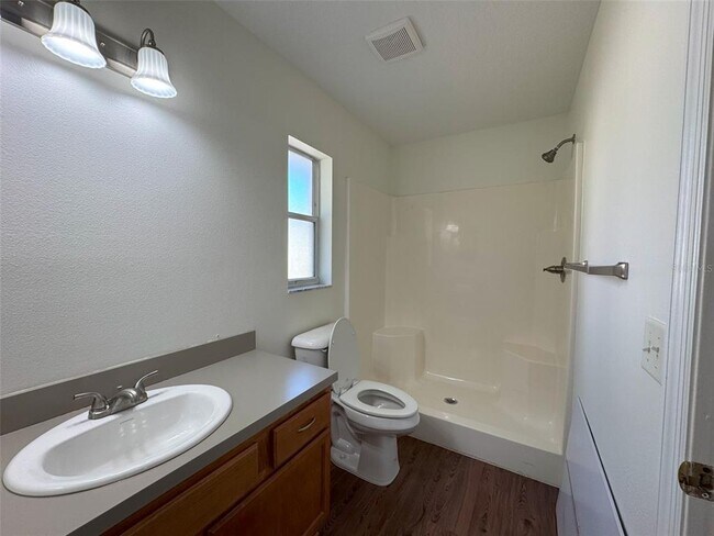 Building Photo - 519 Hemlock St