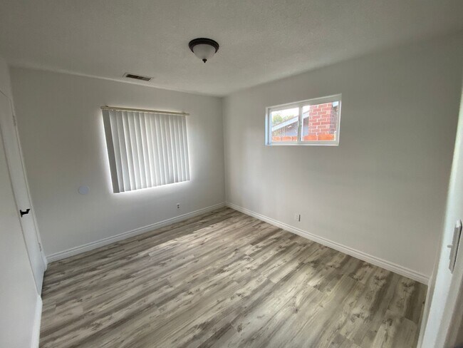 Building Photo - Charming 3-Bedroom Home with Fireplace & Private Yard – South B St, Lompoc