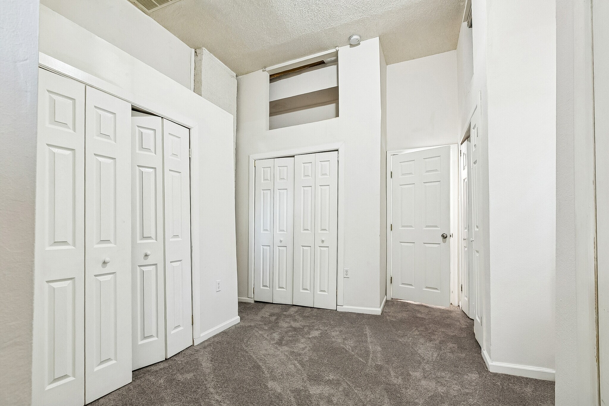 Right side of unit, closet room - 2920 Philip St