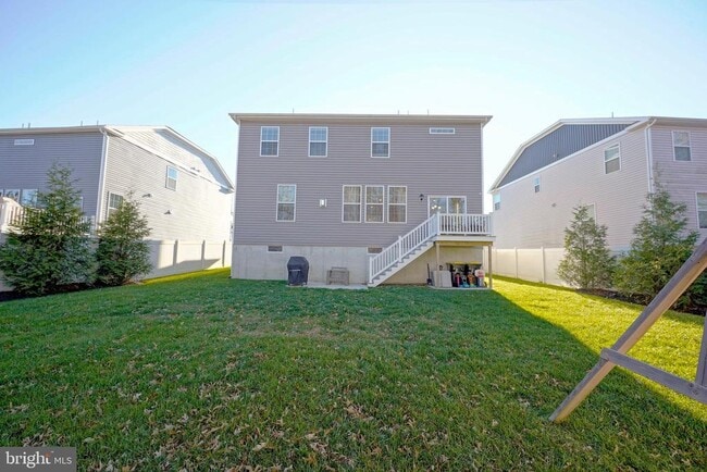 Building Photo - 65 Westmont Dr