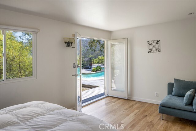 Building Photo - 2870 Benedict Canyon Drive