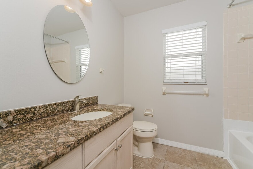 Building Photo - 4307 Bayside Dr