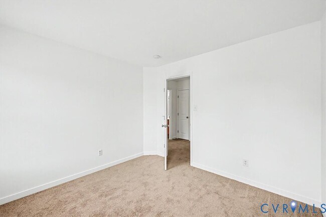 Building Photo - 5412 Huntington Ave