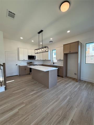 Building Photo - 5632 Mesa Cir