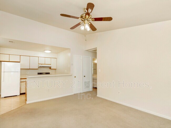 Building Photo - 8647 Beekman Pl