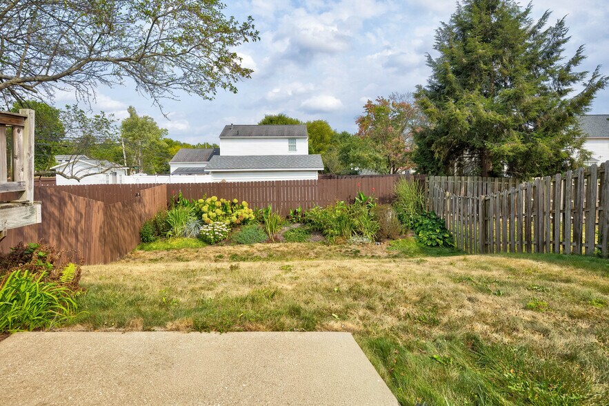 Building Photo - 6524 Blossomwood Cir NE